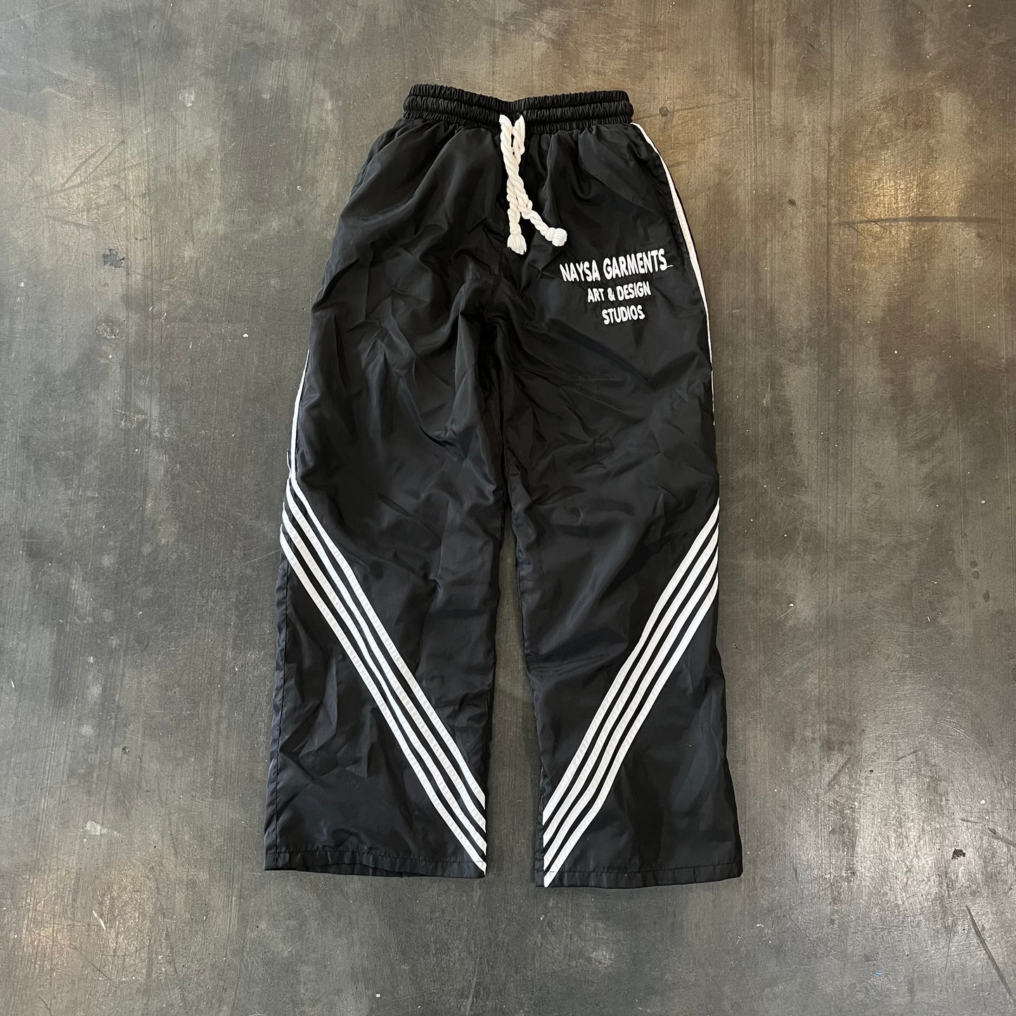 Naysa Nylon Sweatpants 'Black'